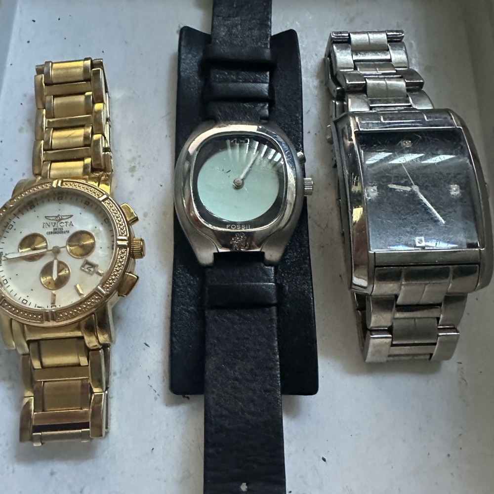 Fossil,guess,invicta! Watches bundles or separate.